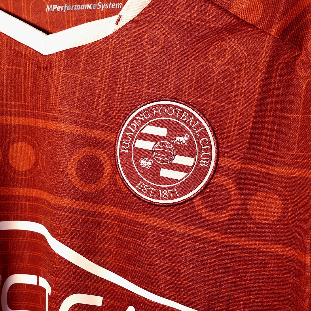 Dit zijn de Reading FC voetbalshirts 2025-2026