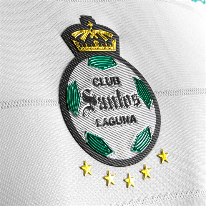 Santos -Laguna -badge -op -voetbalshirt