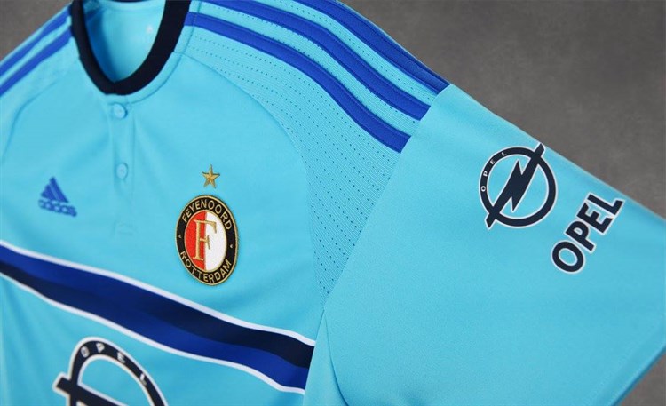 Licht -blauw -feyenoord -shirt -2016-2017