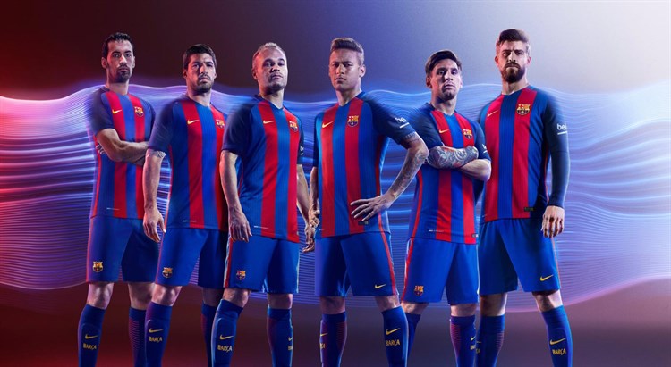 Foto zege breed Barcelona thuisshirt 2016-2017 - Voetbalshirts.com