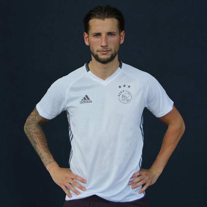 Ajax en Adidas lanceren speciaal shirt - Voetbalshirts.com