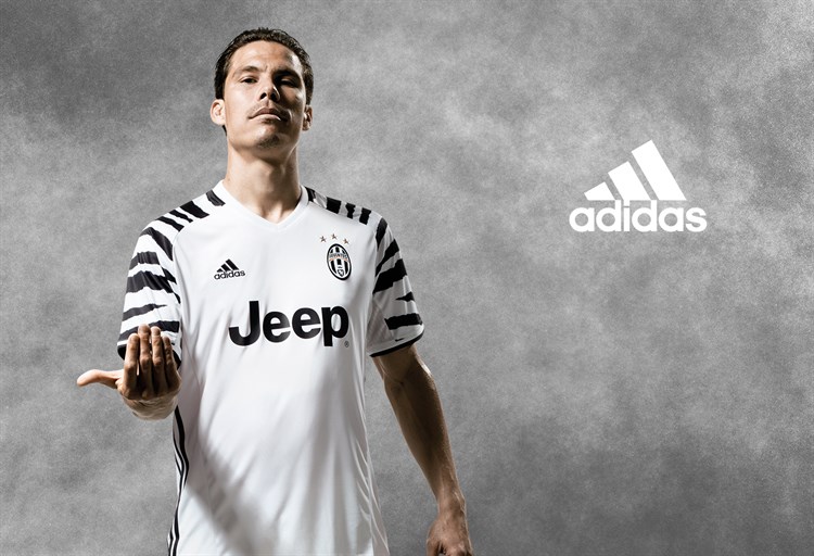 Juventus -champions -league -shirt -2016-2017