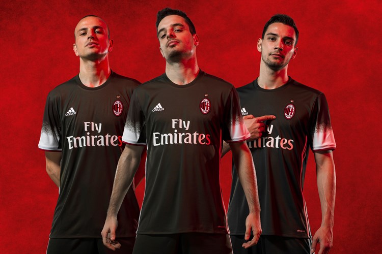 Ac -milan -3e -tenue -2016-2017