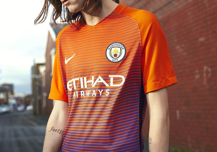 Onaangenaam Uithoudingsvermogen Welsprekend Manchester City 3e shirt 2016-2017 - Voetbalshirts.com