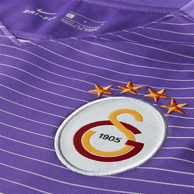 Galatasaray -3e -shirt -2017-nike -detail