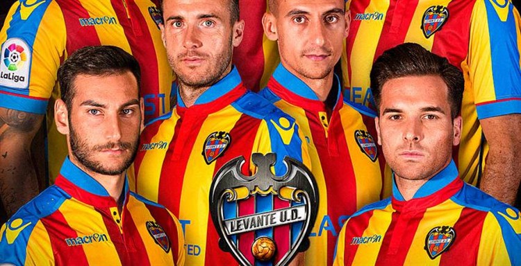 Levante -ud -senyera -tenue -2016-2017