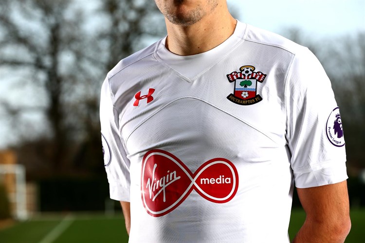 Southampton -3e -shirt -en -tenue -2016-2017