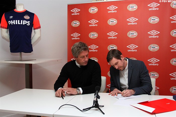 PSV Umbro Ondertekening Contract