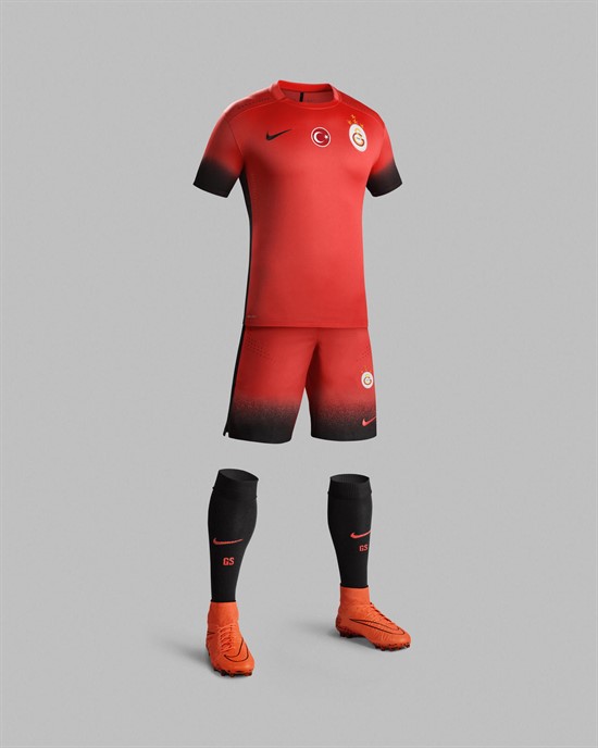 Galatasaray -3e -tenue -2015-2016