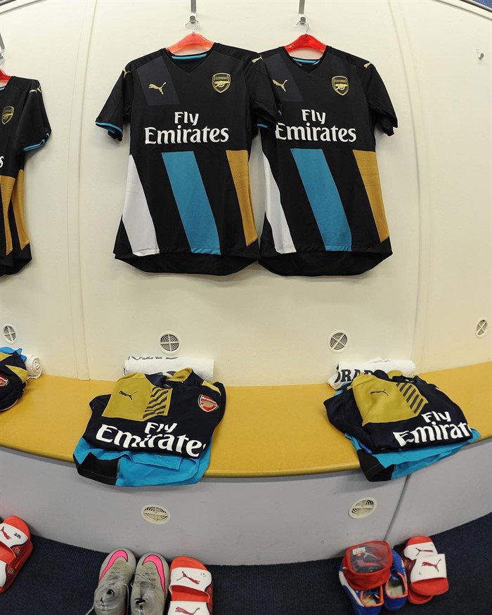 Arsenal -3e -shirt -2015-2016-debuteert -na -twee -maanden