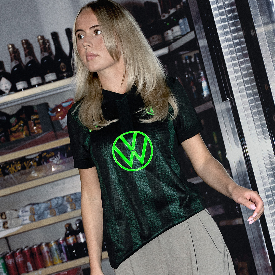 VFL Wolfsburg voetbalshirts 2024-2025 bevatten gradiënt effect