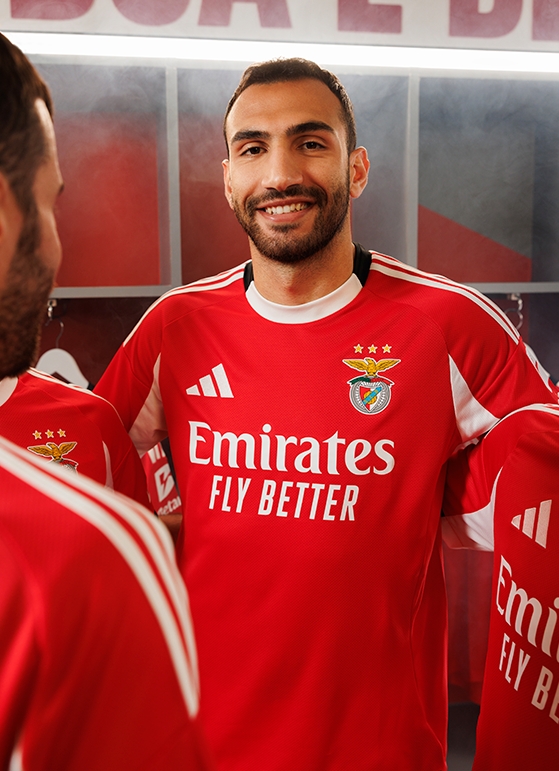 Benfica voetbalshirts 2025-2026 geïnspireerd door DNA en straatvoetbal