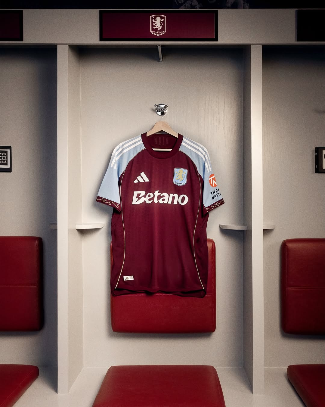 Aston Villa voetbalshirts 2025-2026 geïnspireerd door Holte End en Bullring