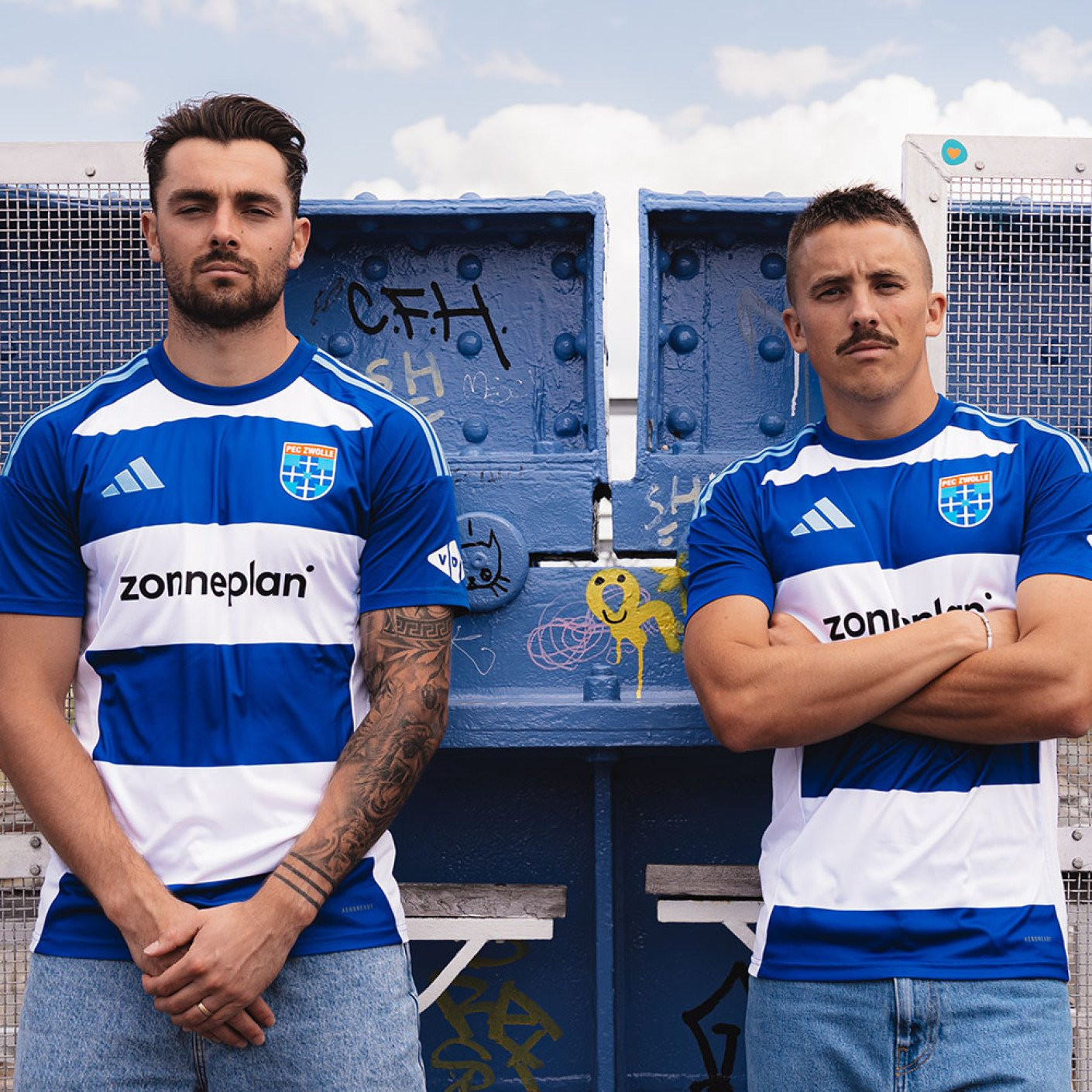 PEC Zwolle voetbalshirts 2025-2026 in stijl kleuren clublogo