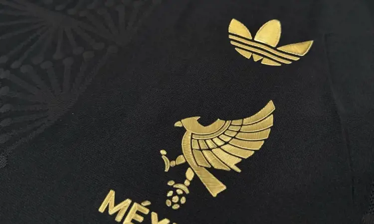 Dit is het zwart/gouden Mexico Gold Cup 2025 voetbalshirt
