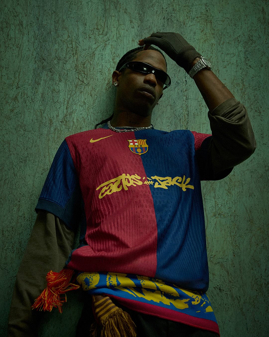 Travis Scott logo op FC Barcelona voetbalshirt tijdens El Clásico