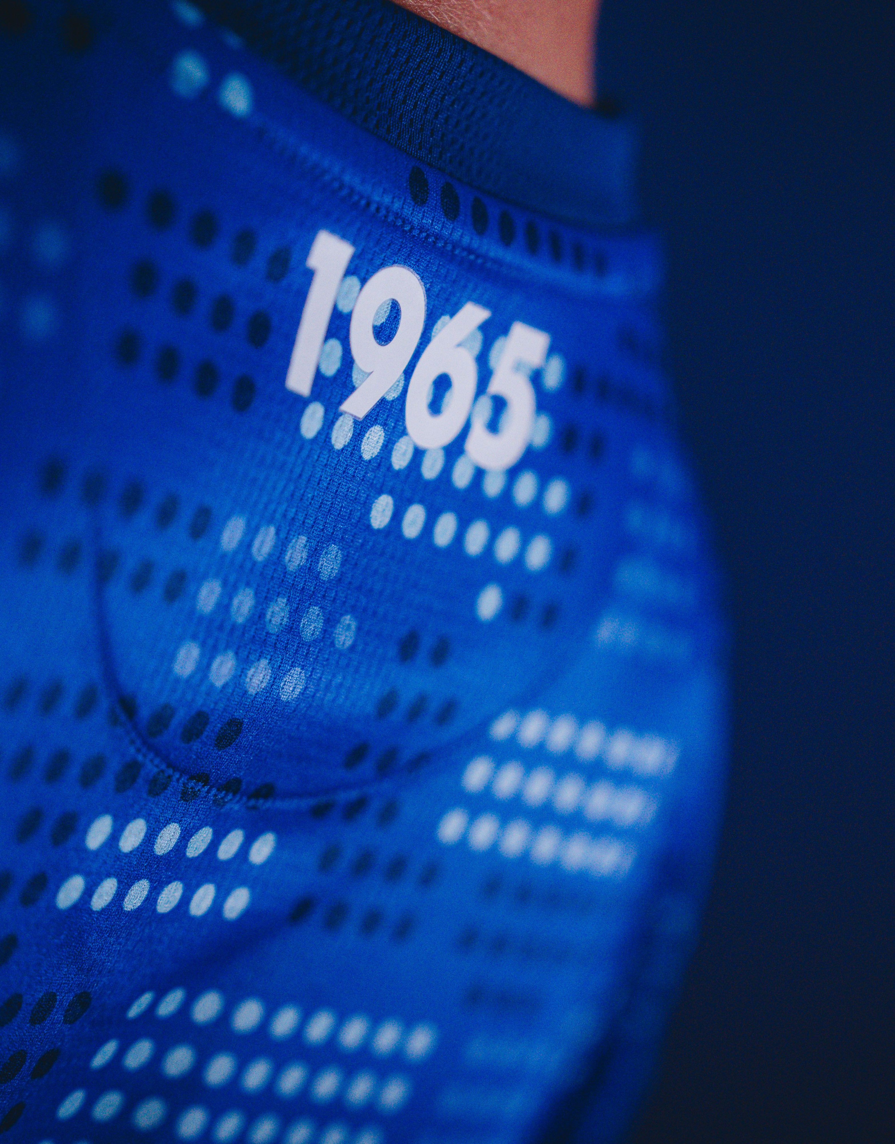 FC Twente voetbalshirts 2025-2026 geïnspireerd door shirt 2010-2011 en Diekman Stadion