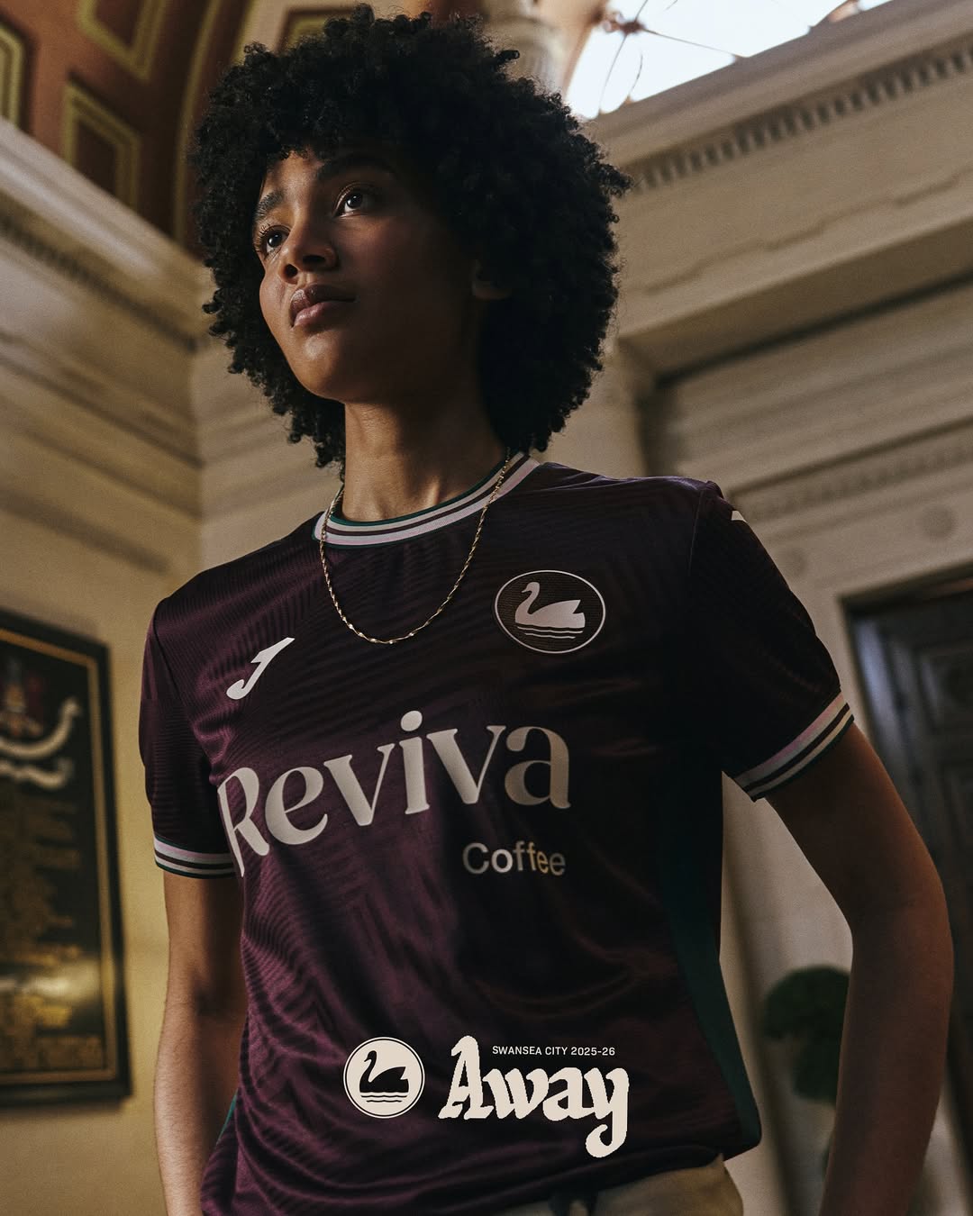 Dit zijn de Swansea City voetbalshirts 2025-2026