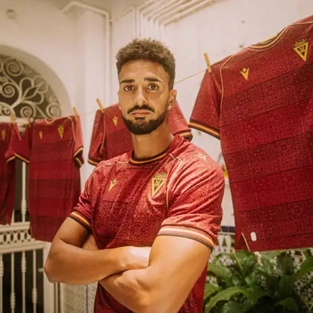 Cádiz CF voetbalshirts 2025-2026 ode aan Feniciërs