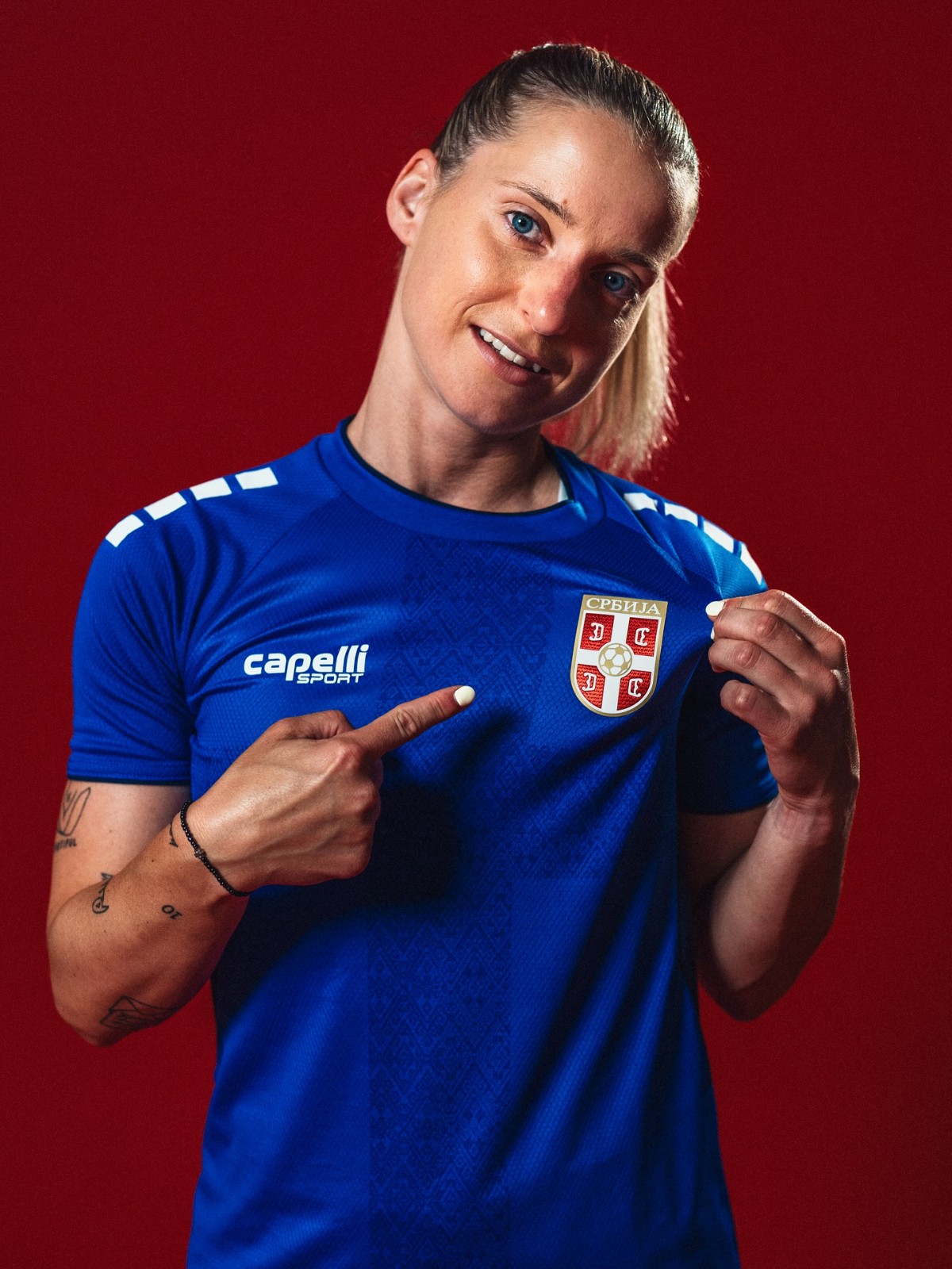 Dit zijn de Servië voetbalshirts 2025-2026 van Capelli Sport