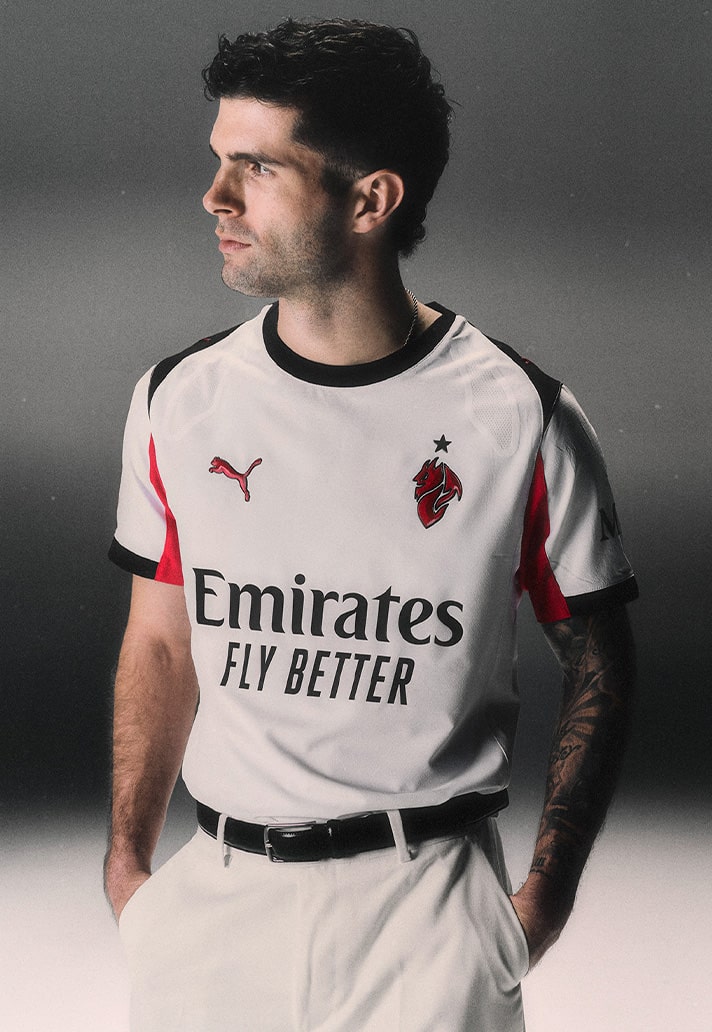 AC Milan uitshirt 2025-2026 ode aan shirt 1981-1982 met duivels randje