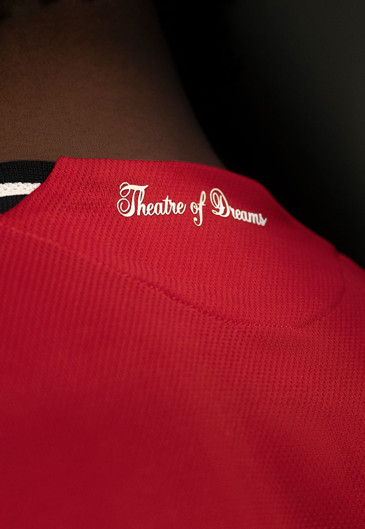Manchester United thuisshirt 2025-2026 eert Old Trafford! 
