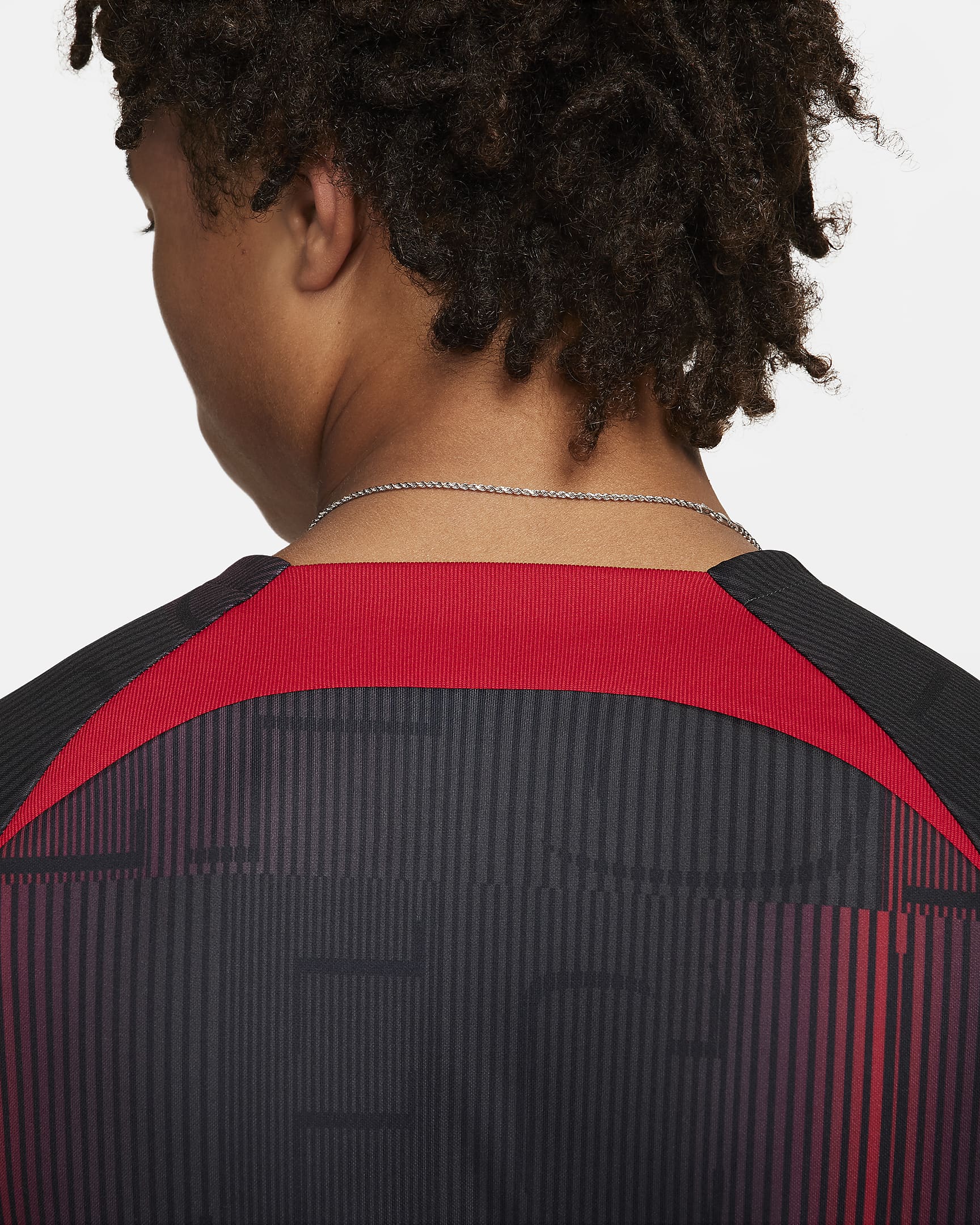 Deze trainingsshirts draagt Liverpool in 2024