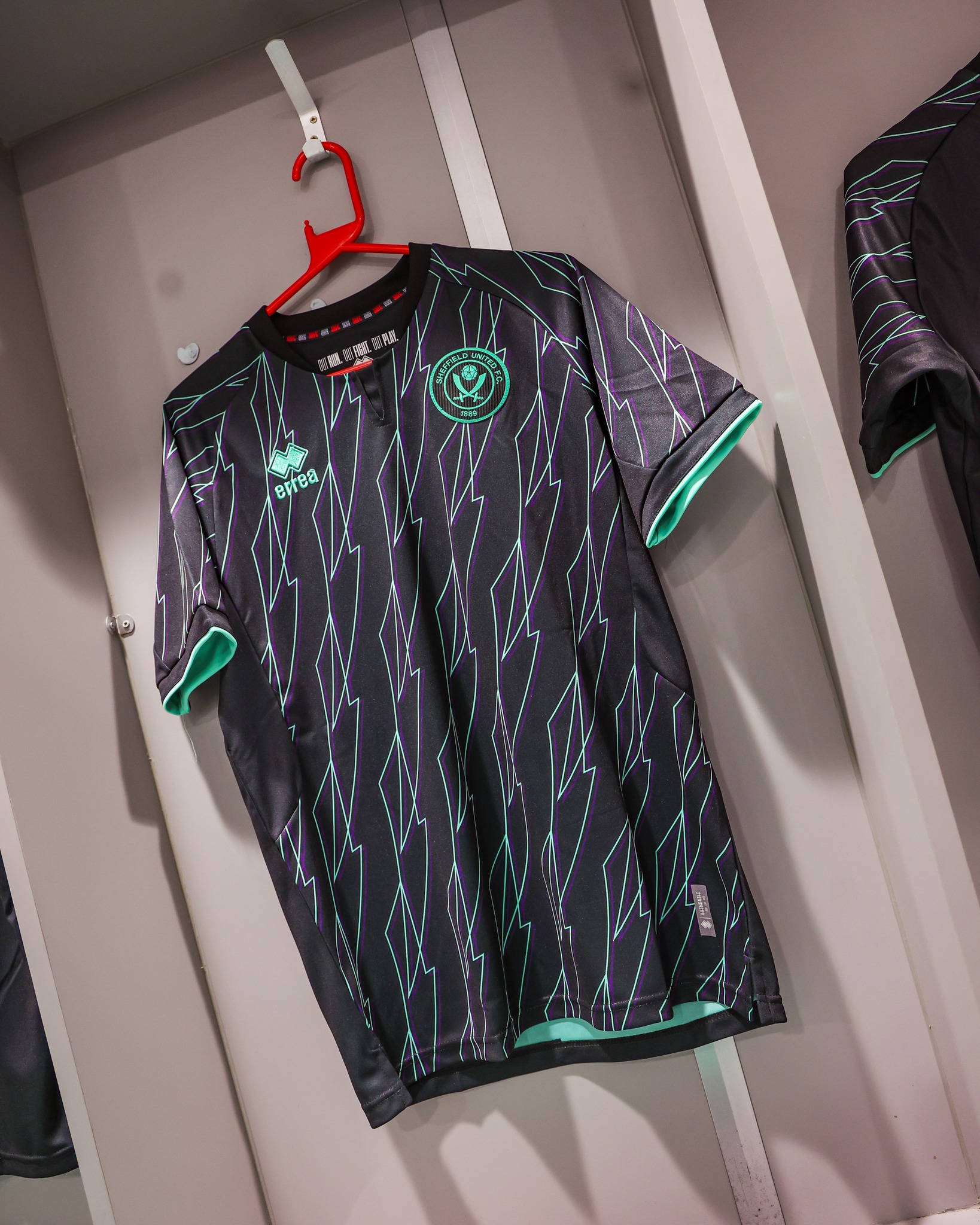 Sheffield United voetbalshirts 2024-2025: Een ode aan de jaren '90