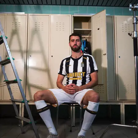 Dit zijn de Charleroi voetbalshirts 2024-2025