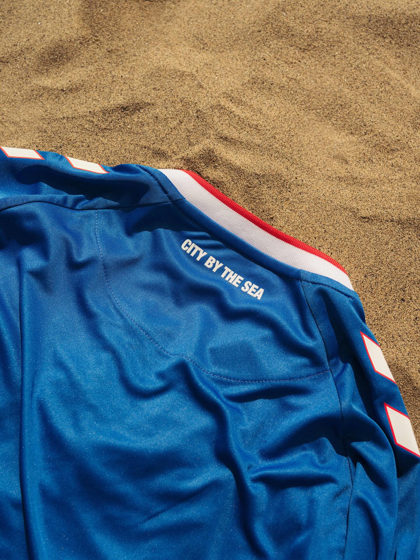 Sunderland AFC voetbalshirts 2025-2026 ode aan shirts jaren '80 en bijnaam!