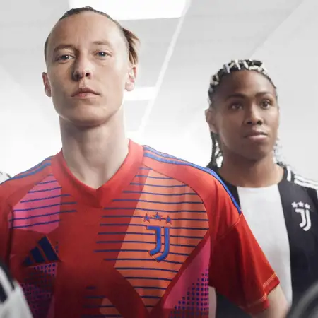 Juventus thuisshirt 2024-2025 geïnspireerd door maanlandschap