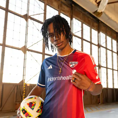 FC Dallas thuisshirt 2024-2025 in vuur en vlam