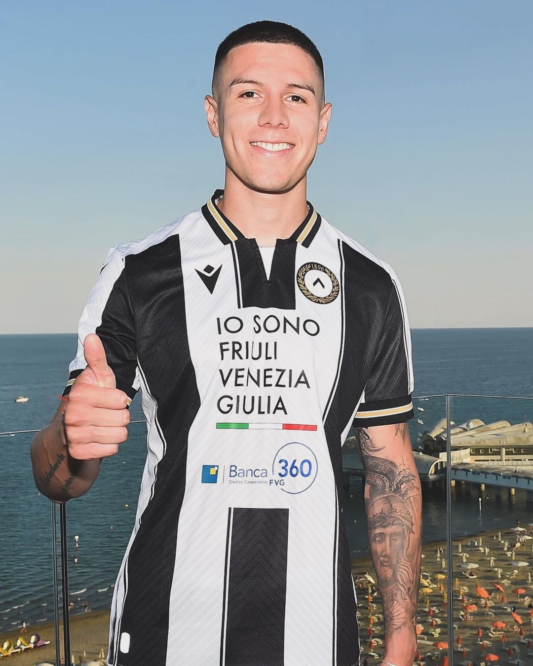 Udinese Calcio voetbalshirts 2024-2025 vieren 30 jaar verblijf in Serie A