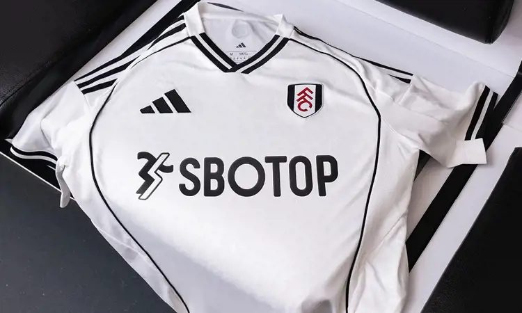 Fulham voetbalshirts 2025-2026 ode aan stadion, retro shirt en elegantie!