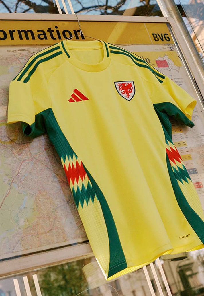 Wales voetbalshirts 2024-2025 geïnspireerd door draak