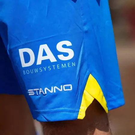 RKC Waalwijk voetbalshirts 2024-2025 bevatten banen!