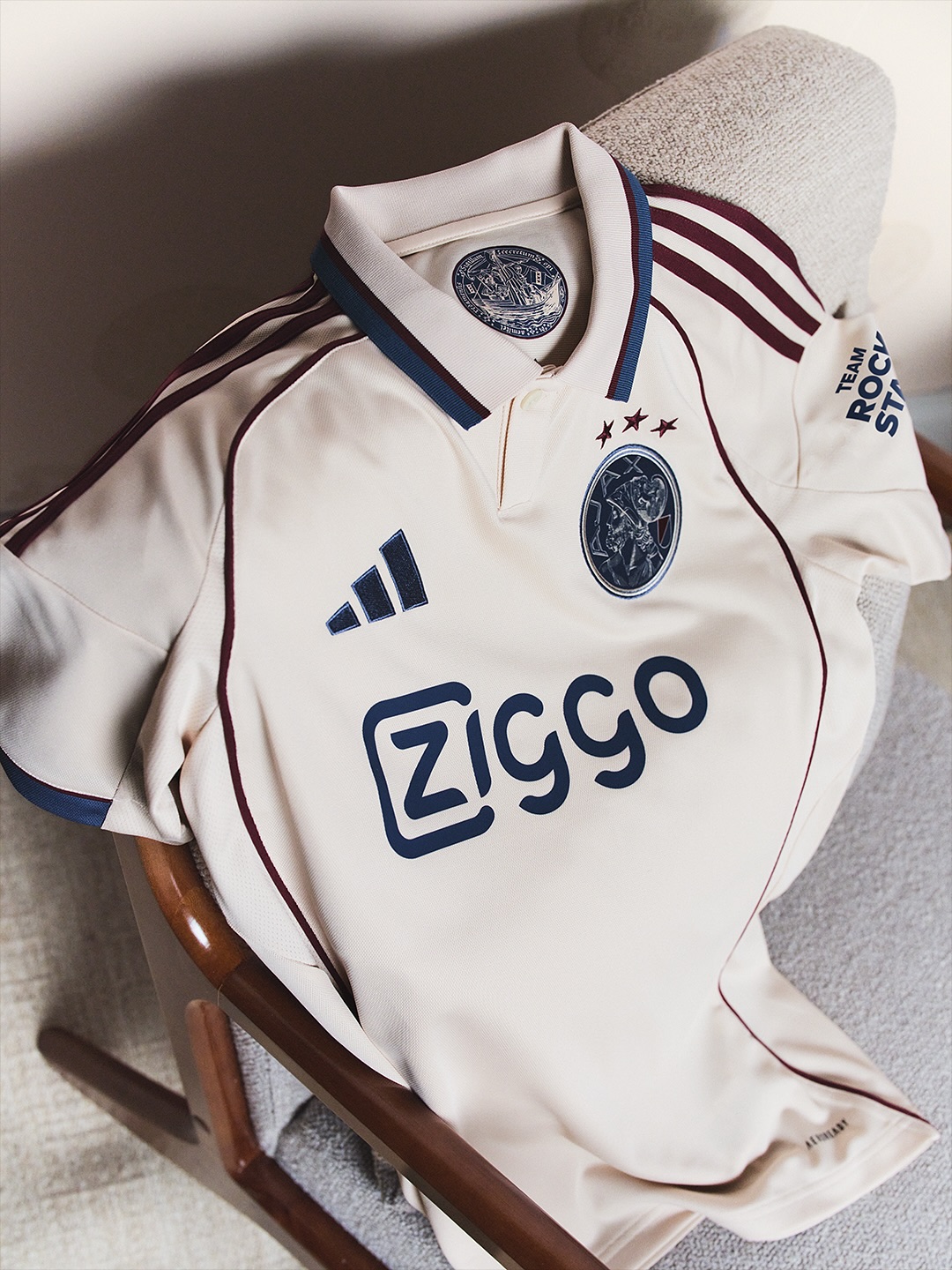 Ajax 3e shirt 2025-2026 geïnspireerd door oudste document Amsterdam