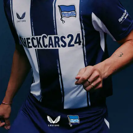 Dit zijn de Hertha BSC voetbalshirts 2025-2026 van Castore