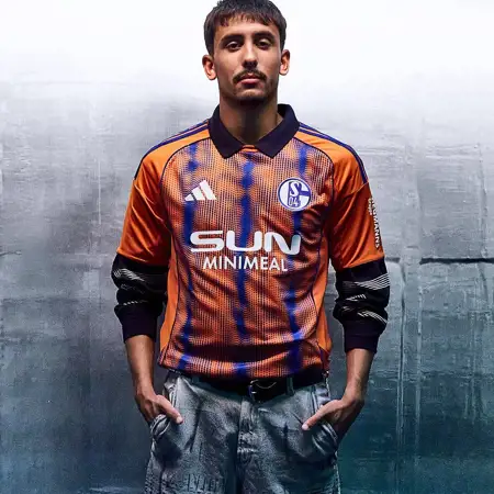 Dit zijn de Schalke 04 voetbalshirts 2025-2026