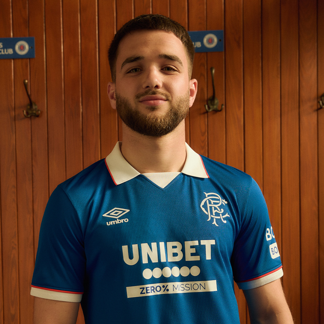 Dit zijn de Rangers FC voetbalshirts 2025-2026 van Umbro