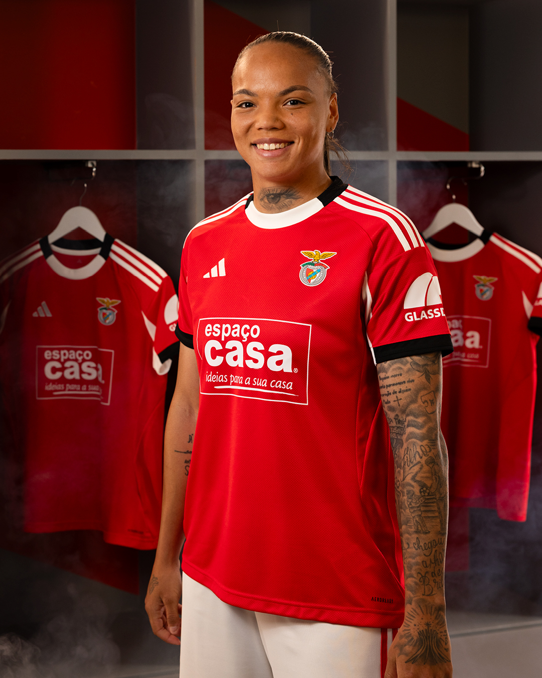 Benfica voetbalshirts 2025-2026 geïnspireerd door DNA en straatvoetbal