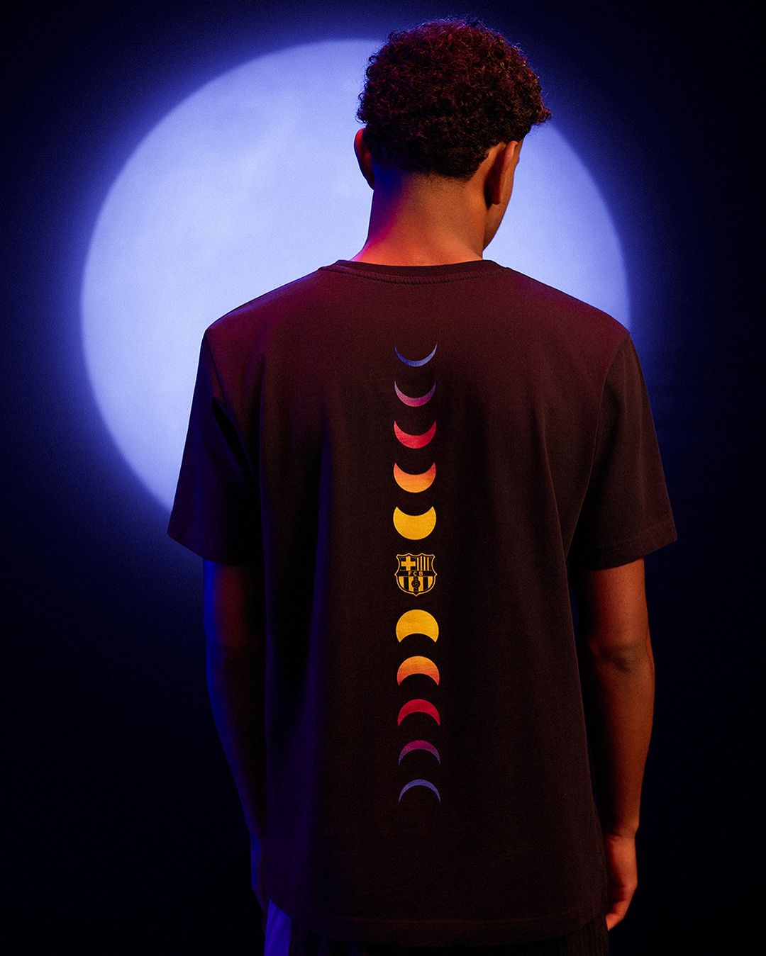 Coldplay versiert FC Barcelona voetbalshirt tijdens El Clásico