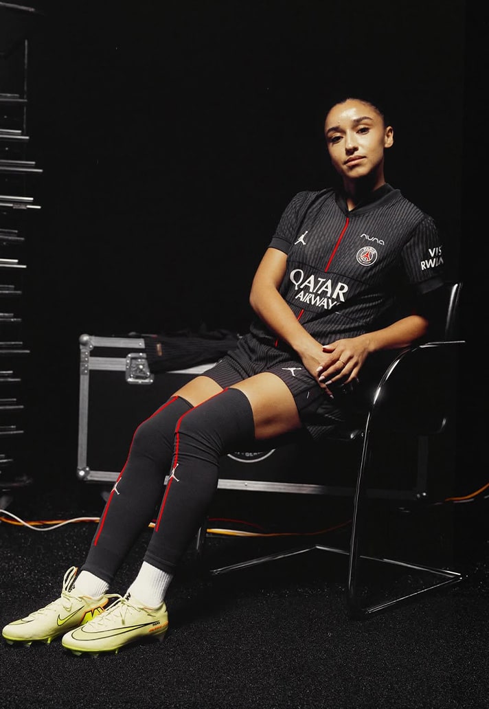 Dit is het Paris Saint Germain 4e shirt 2025-2026 van Jordan Brand! 