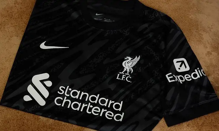 Liverpool keepersshirt 2024-2025 heeft Nike Gardien V template