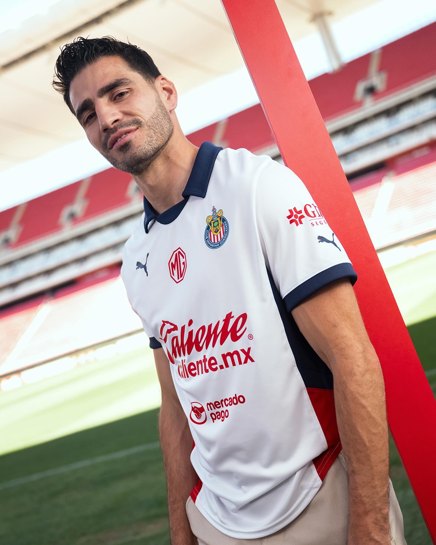 Dit zijn de Club Deportivo Guadalajara voetbalshirts 2024-2025