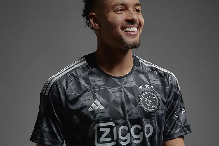 Ajax 3e voetbalshirts 20232024 Ajax 3e voetbalshirts 20232024