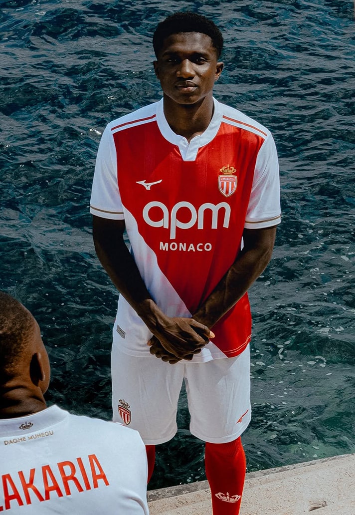 Dit zijn de AS Monaco voetbalshirts 2025-2026 van Mizuno