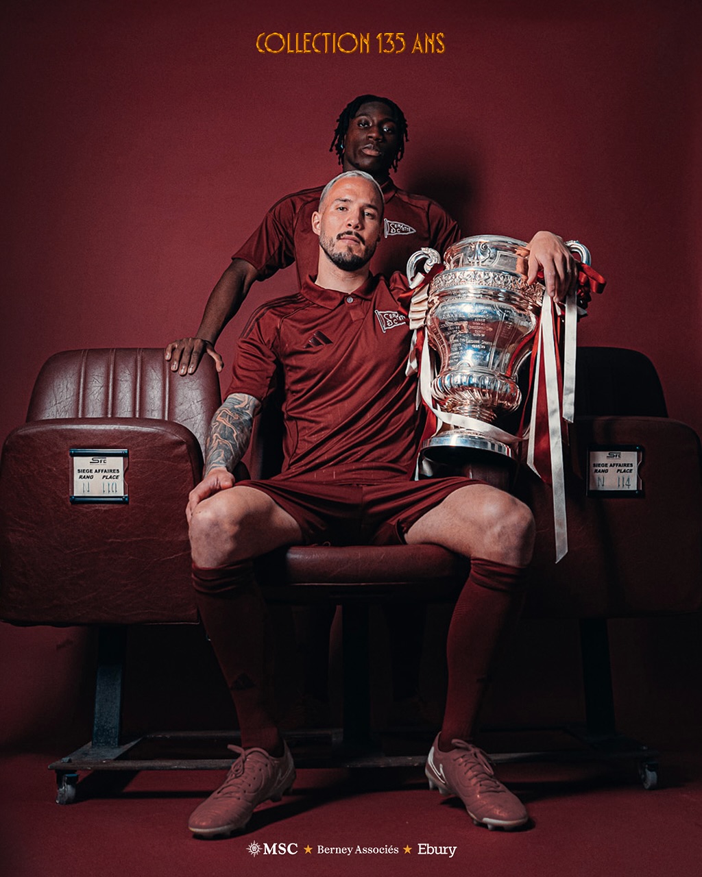 Dit is het Servette FC voetbalshirt ter ere van 135 jarig bestaan