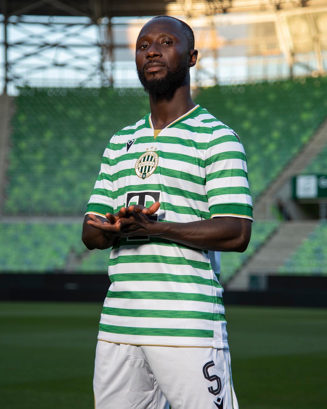 Ferencváros voetbalshirts 2025-2026: retro horizontale strepen en Hongaarse trots