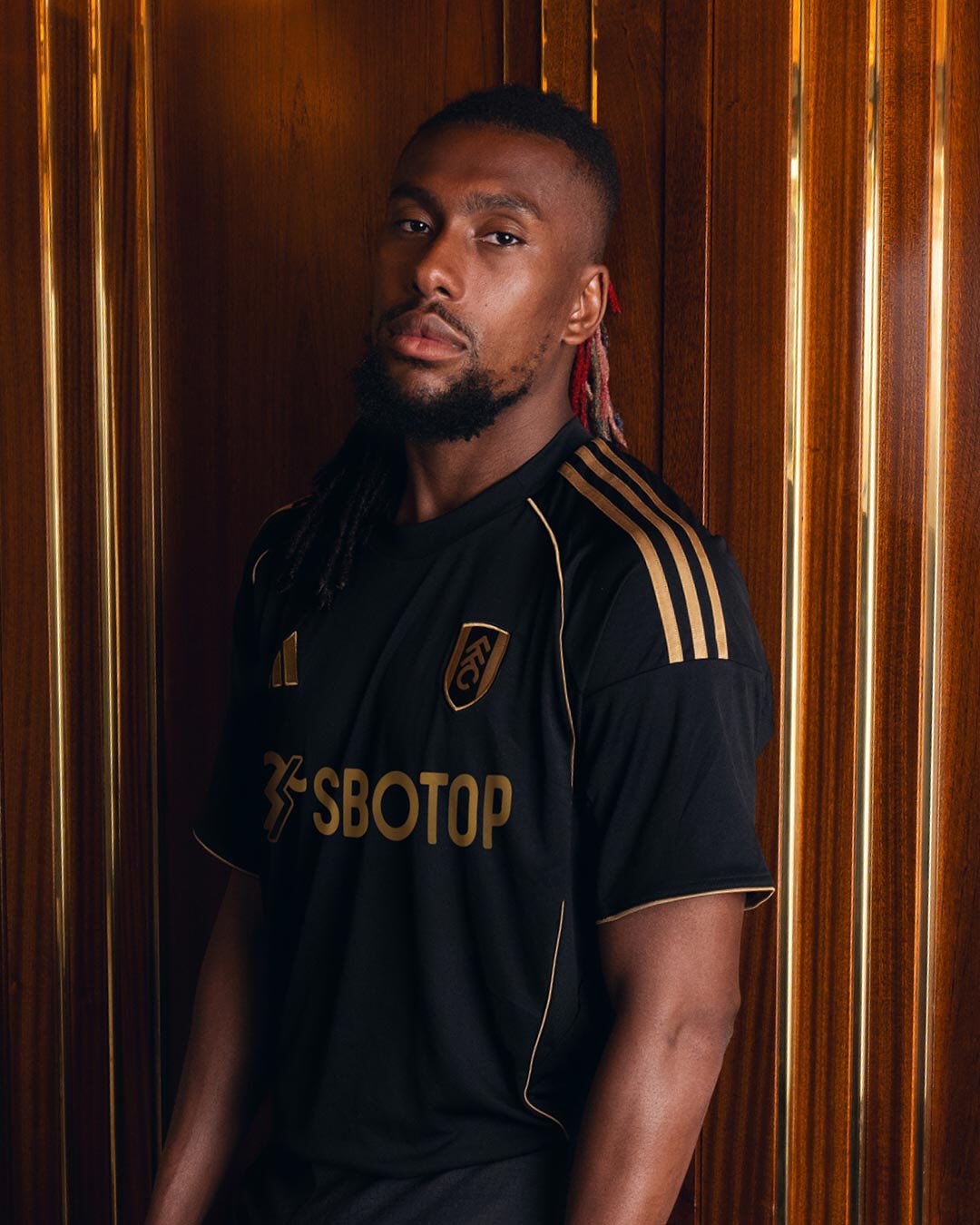 Fulham voetbalshirts 2025-2026 ode aan stadion, retro shirt en elegantie!